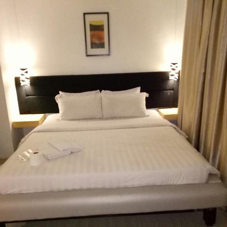 Dragonlink Suites @ Bel-Air Soho Makati City Exterior foto